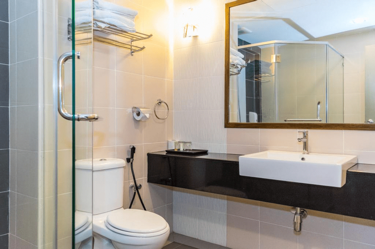 Bathroom 7