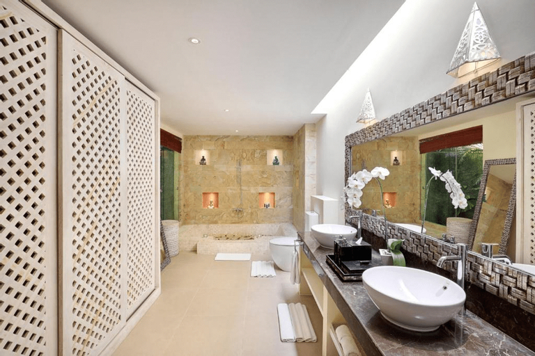 Bathroom 20