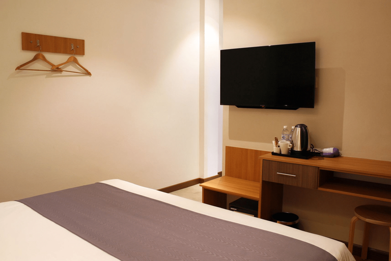 Ahyu Hotel Room Type - Standard Queen