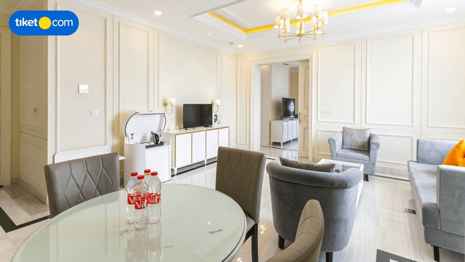 Dining Room 12