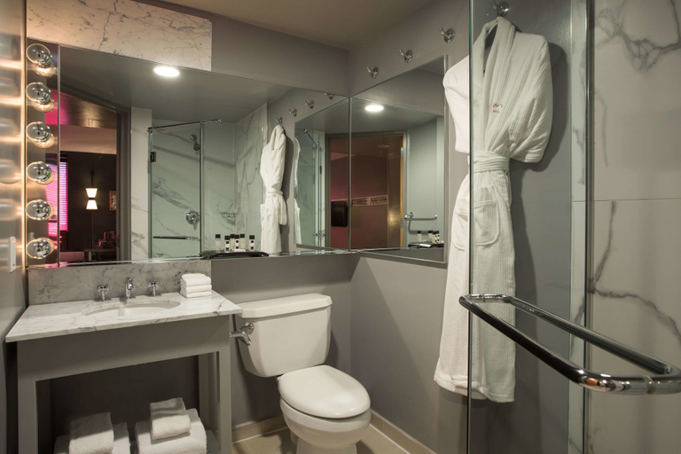 Bathroom 5, Sonder Henri on 24, New York