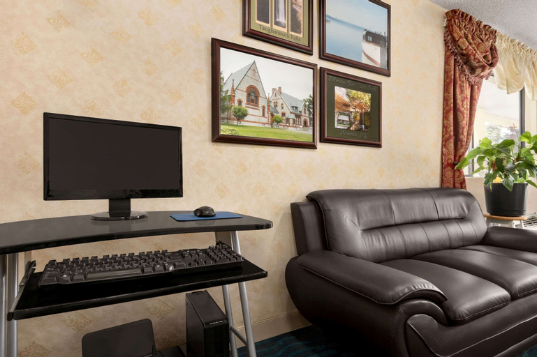 Days Inn by Wyndham Auburn/Finger Lakes Region, Cayuga