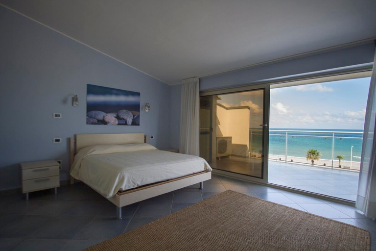 Bedroom 3, Terraces d'Orlando, Messina