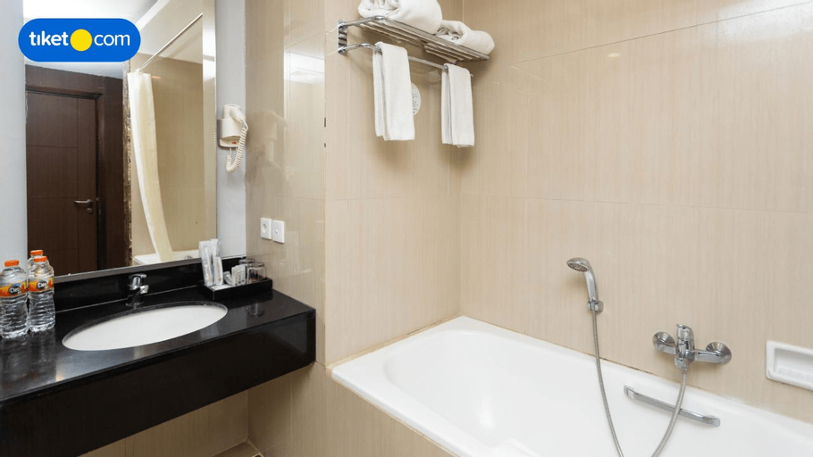 Bathroom 10