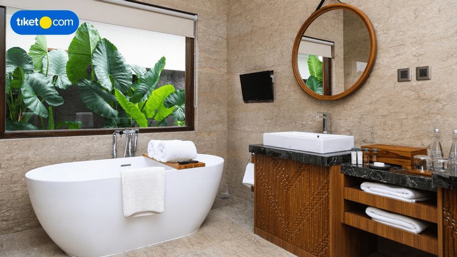 Bathroom 11