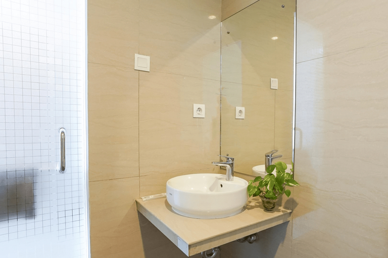 Bathroom 12
