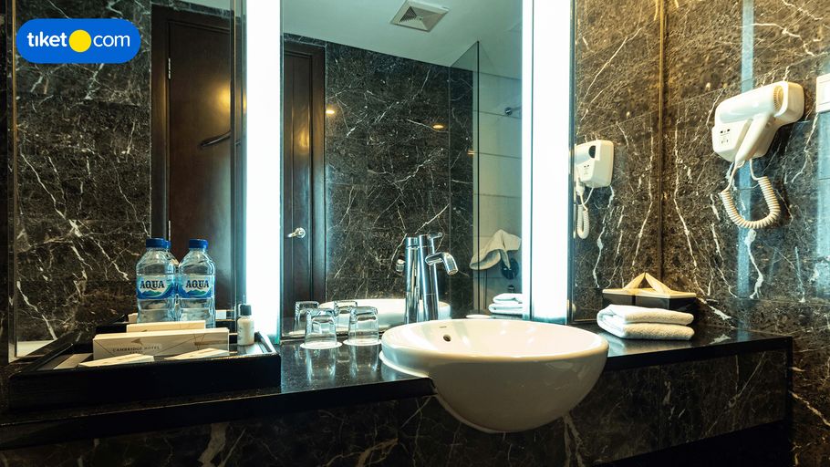 Bathroom 7