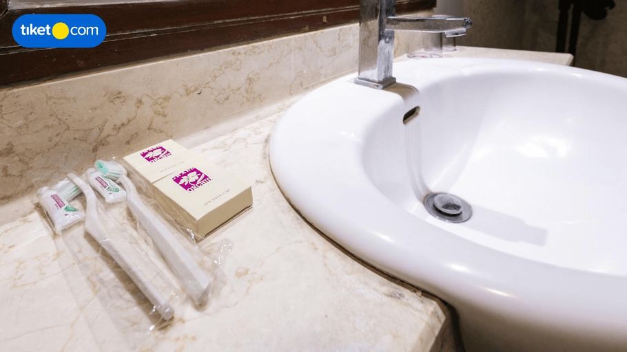 Bathroom 7