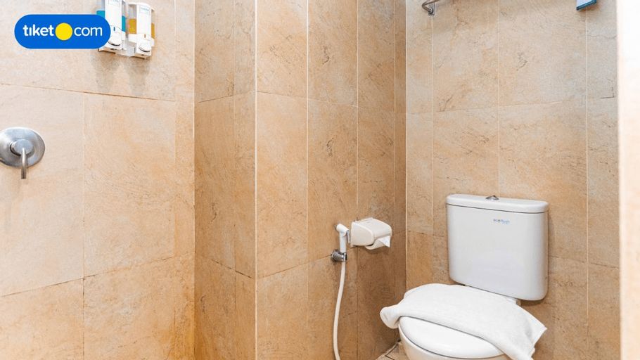 Bathroom 11