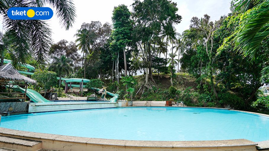 Hawaii Resort Family Suites @Anyer Beach, Serang