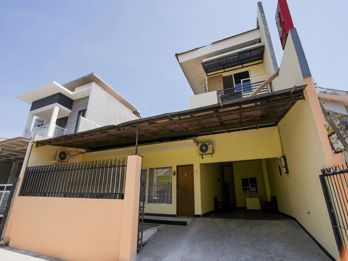 OYO 1857 Wonoboyo Residence, Surabaya