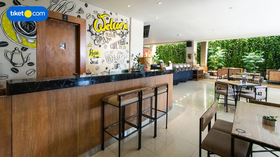 Food & Drinks 5, Yellow Star Ambarrukmo Hotel, Yogyakarta