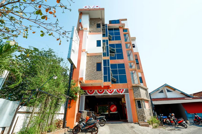 Exterior & Views 2, Super OYO 1251 Residence 8, Semarang