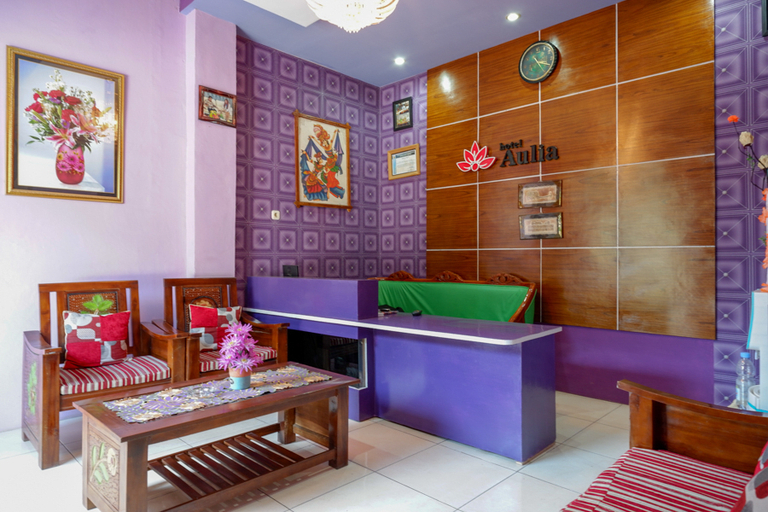 Public Area 2, RedDoorz @ Hotel Aulia Majene, Majene