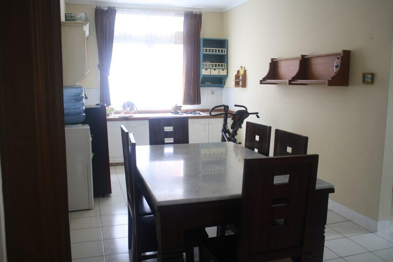 Dining Room 4, Villa Sofia Kota Bunga Puncak, Bogor