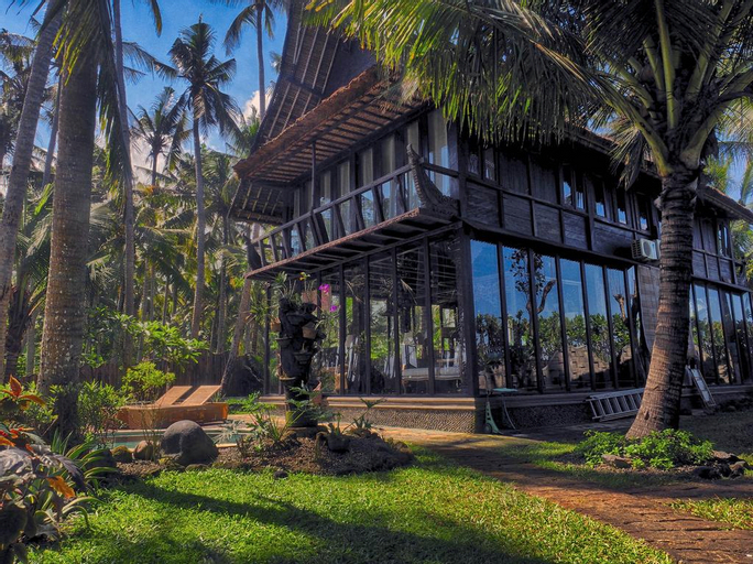 Most Exotic Beachfront Villa Keong, Tabanan