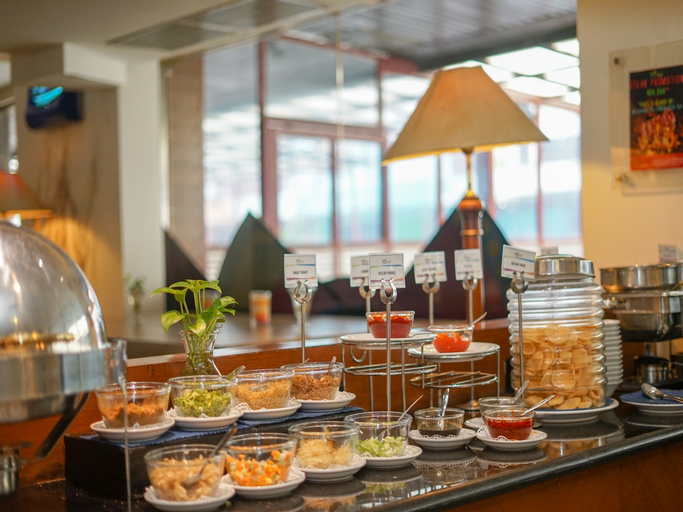 Food & Drinks 5, Super OYO Collection O 166 Hotel Princess, Palembang