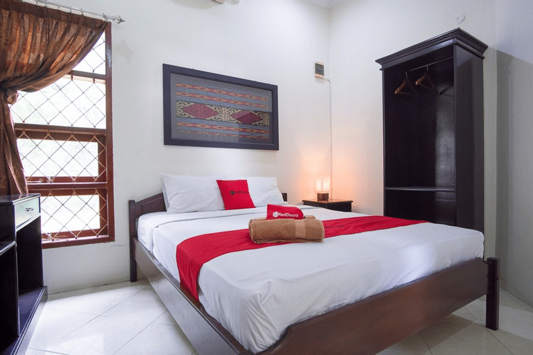 RedDoorz Syariah near Ngade Lake, Ternate
