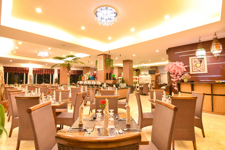 Grand Rocky Hotel Bukittinggi - Food & Drinks