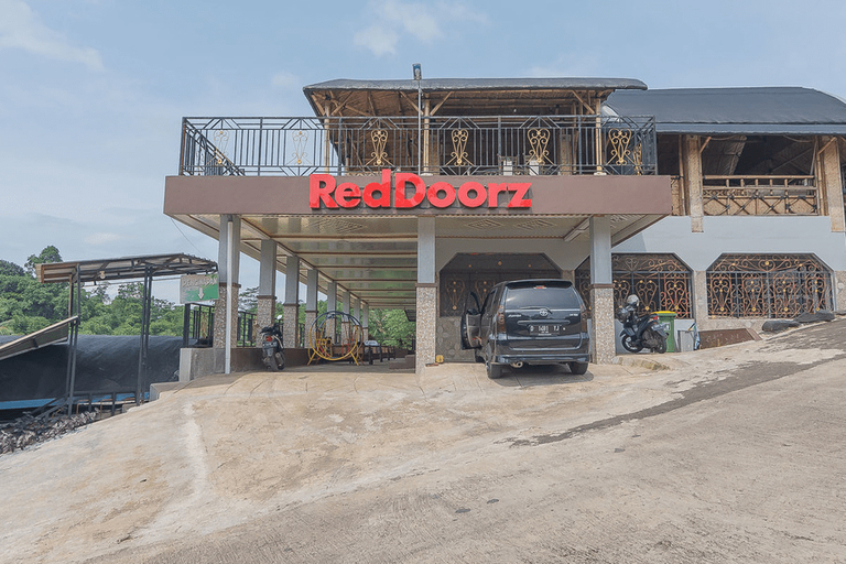 Exterior & Views, RedDoorz Resort Syariah @ Batu Apung Purwakarta, Purwakarta