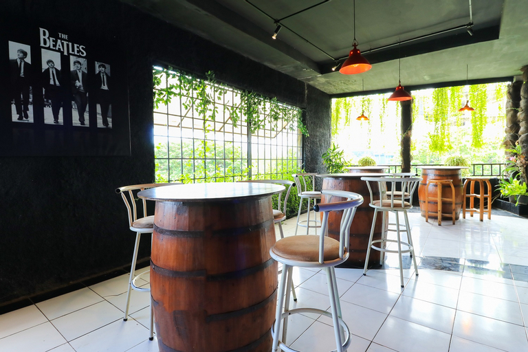 Labuana Homestay & Cafe Garden, Makassar