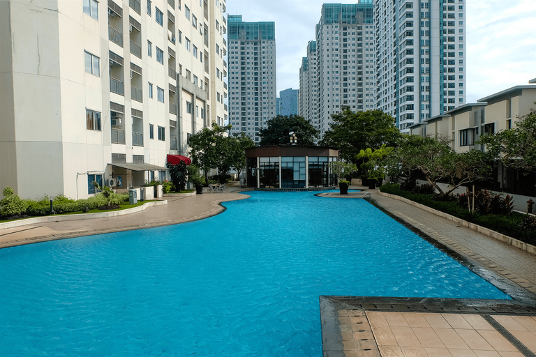 Near Shopping Center 1BR Apartment Cosmo Residence By Travelio, Central Jakarta