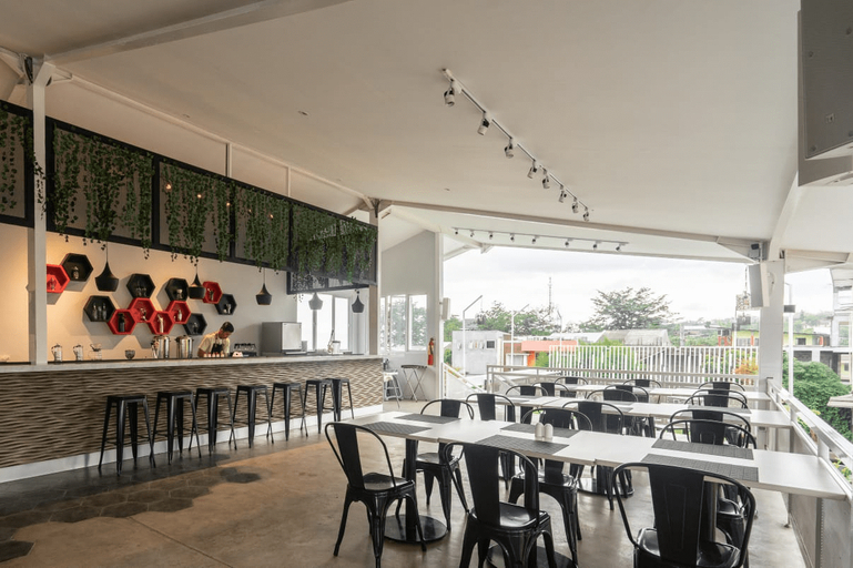 Kontena Hotel - Food & Drinks