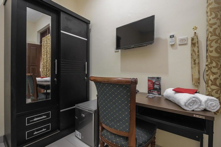 RedDoorz @ Meruya 2, West Jakarta