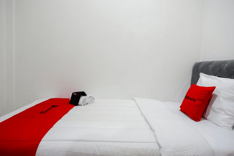 RedDoorz Hostel near Kota Lama Semarang, Semarang