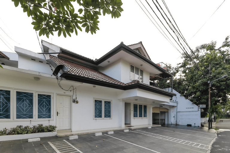 RedDoorz Plus @ Tendean, Jakarta Selatan