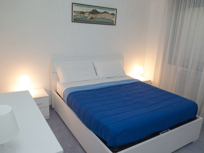 Bedroom 2, Mondo Suites Apartments, Napoli