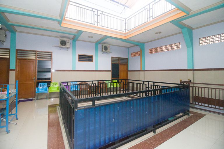 RedDoorz Syariah near Alun-Alun Bojonegoro, Bojonegoro