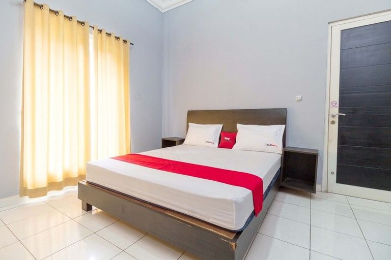 RedDoorz near Kebun Raya Bogor, Bogor