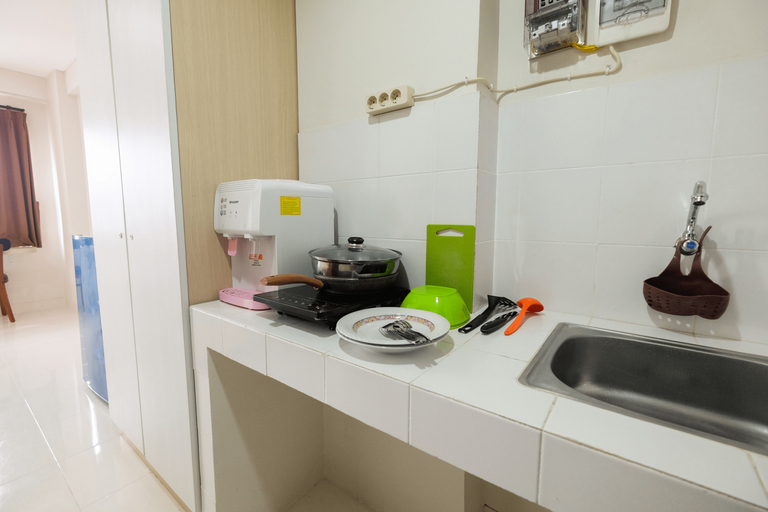 Others 4, Cozy Studio with City View at Elvis Tower Apartment By Travelio, Cikarang