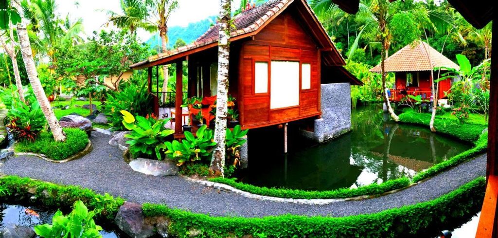 Pondok Tepi Sungai, Karangasem