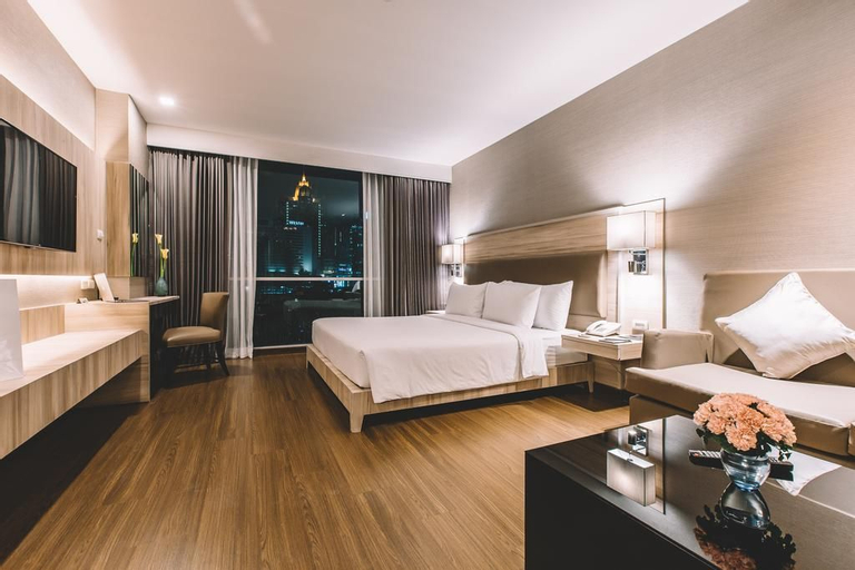 Bedroom 4, Adelphi Suites Bangkok, Wattana