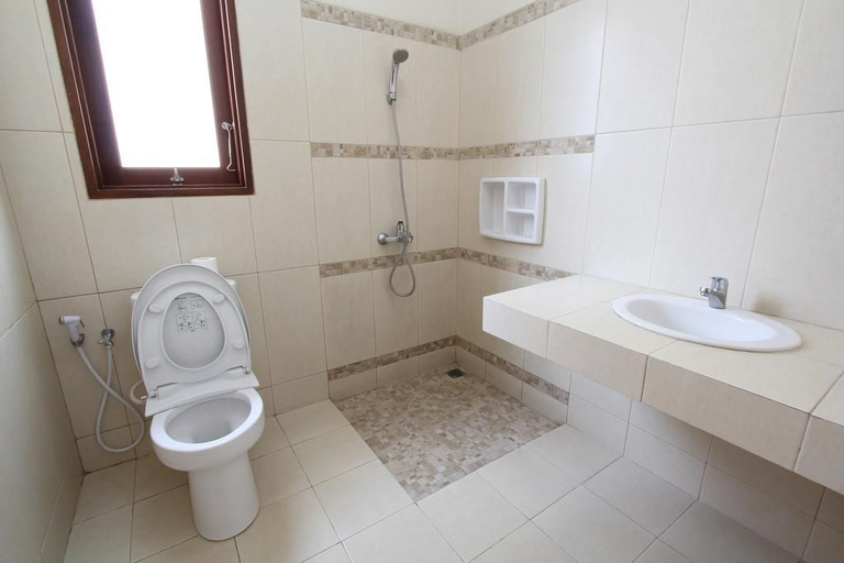 Bathroom 4, De Reiz Villa Tirta29 Syariah, 4BR Private Pool Family Only, Bandung