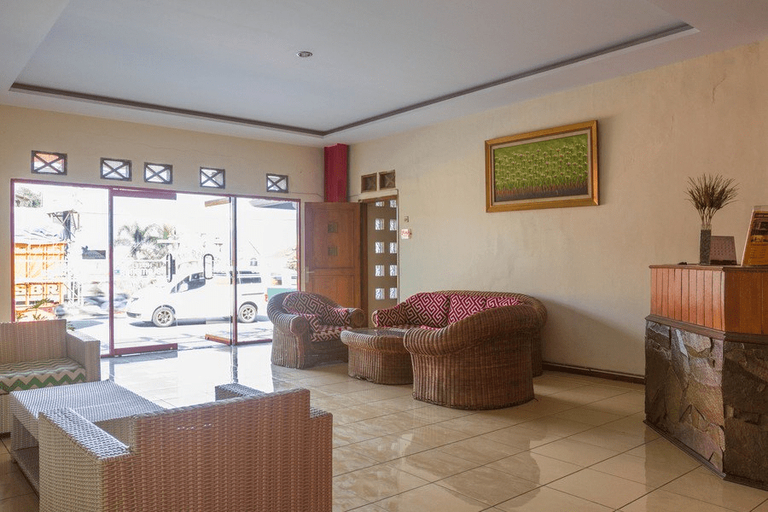 Public Area 3, RedDoorz Plus @ Otista Garut, Garut