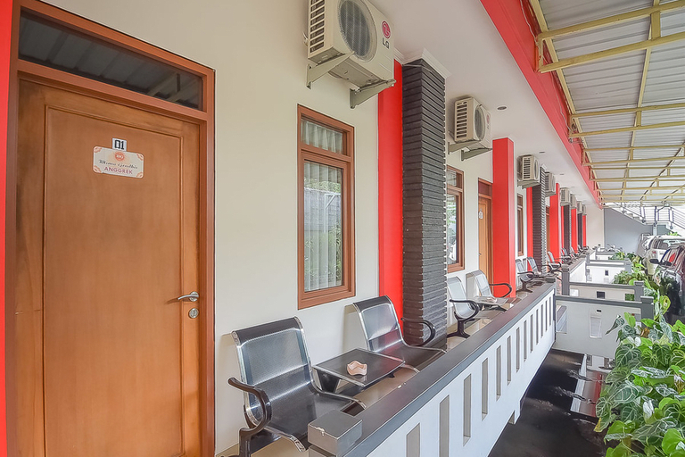 Others 5, RedDoorz near IPDN 2, Sumedang