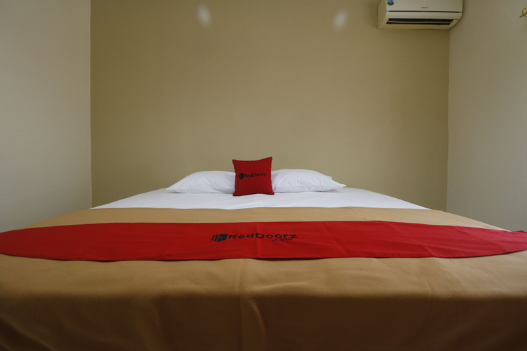 RedDoorz @ Jalan Gatot Subroto Jakarta, South Jakarta