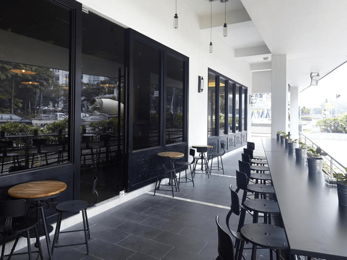 Food & Drinks 5, Manhattan Business Hotel Damansara Perdana, Petaling Jaya