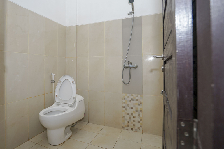 Bedroom 4, OYO 346 Guest House Dempo Jakabaring, Palembang