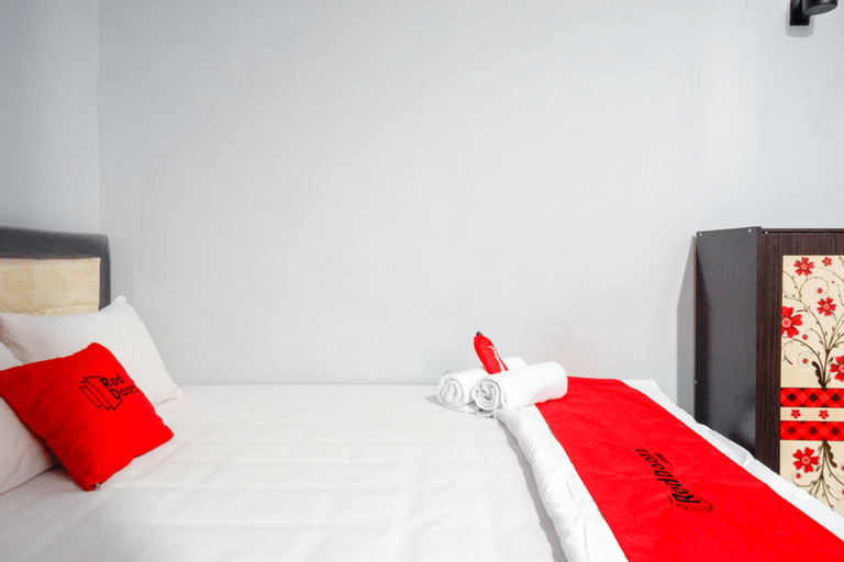RedDoorz @ Hotel Grand Aulia Majene, Majene