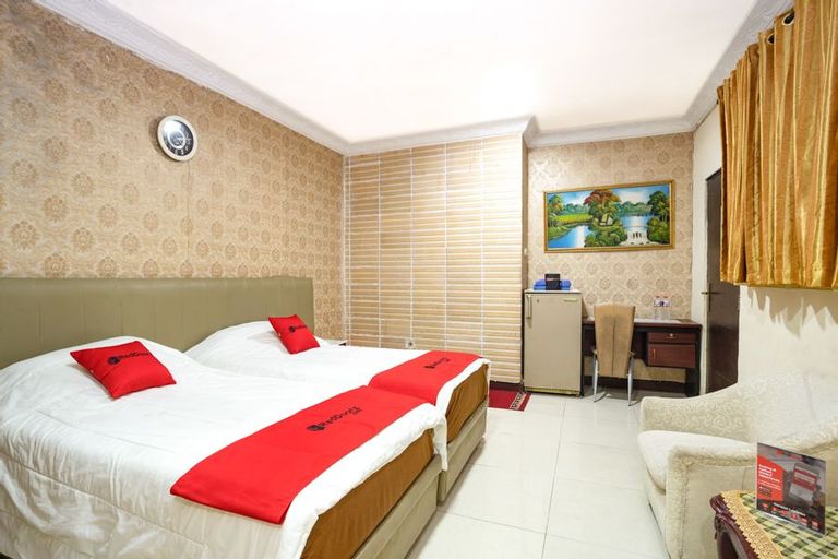 RedDoorz near RS Cikini, Central Jakarta