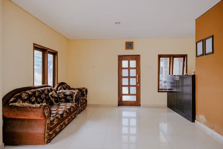 SPOT ON 2448 Hotel Tlogorejo 2, Ponorogo