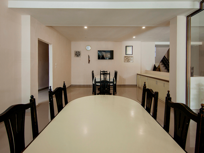 Others 5, OYO 2382 Wisata Hotel, Samosir