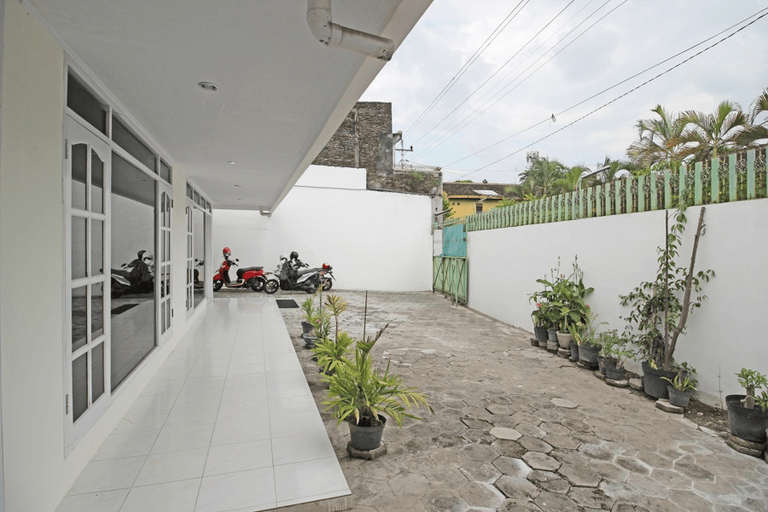 Others 5, RedDoorz near Terminal Tirtonadi, Solo