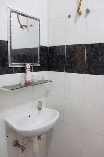 OYO 181 Wisma Bintang Near RSUD Johar Baru, Central Jakarta