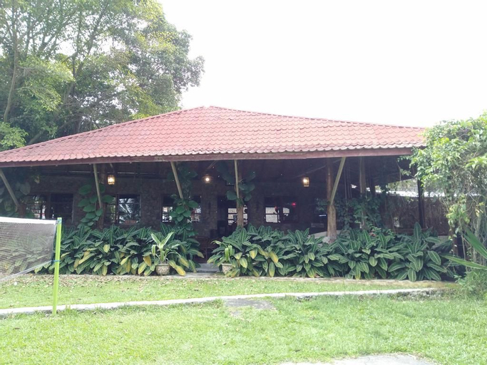 Exterior & Views 17