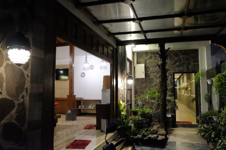 Public Area 5, Puri Langenarjan Guest House, Yogyakarta